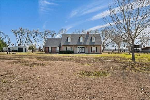 2.8 Acres of Residential Land with Home for Sale in Van Alstyne, Texas