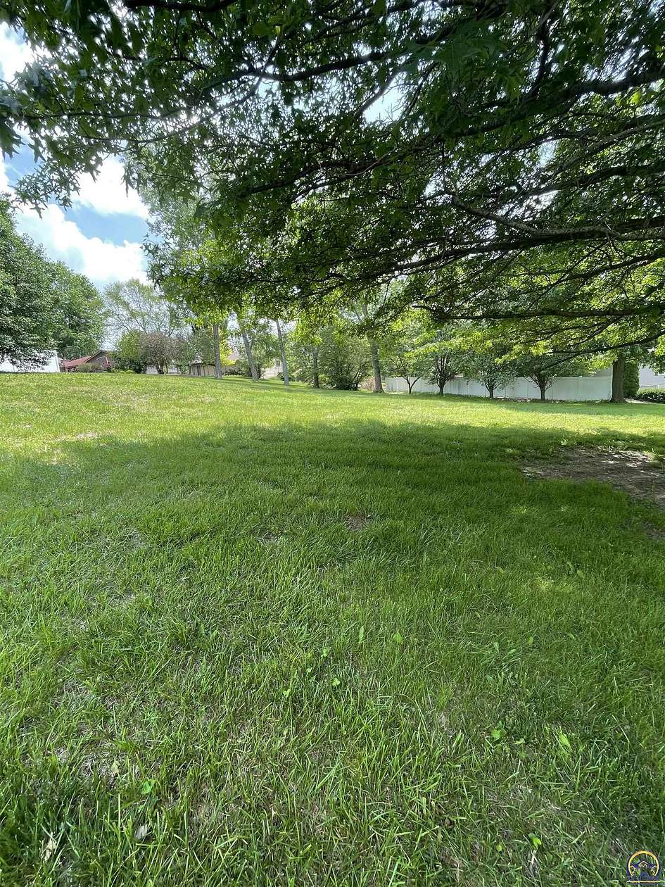 1 Acre of Land for Sale in Topeka, Kansas
