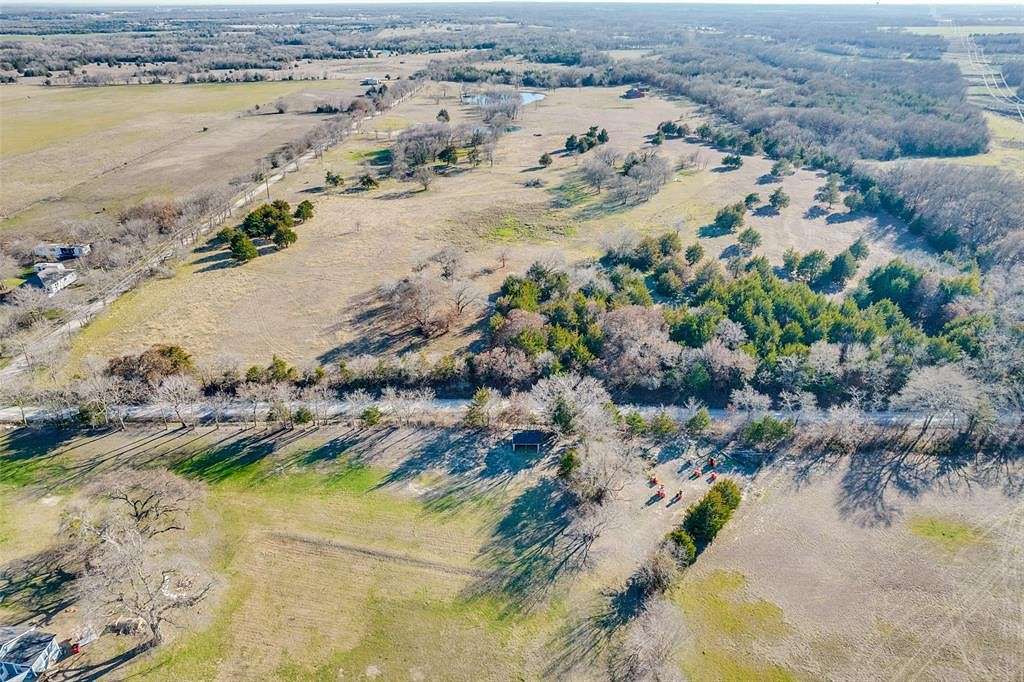 11 Acres of Land for Sale in Van Alstyne, Texas