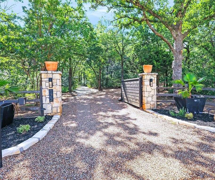 5.1 Acres of Residential Land with Home for Sale in Bartonville, Texas