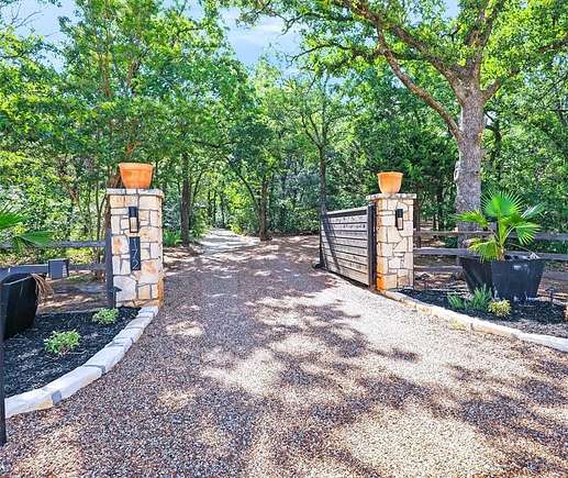 5.1 Acres of Residential Land with Home for Sale in Bartonville, Texas