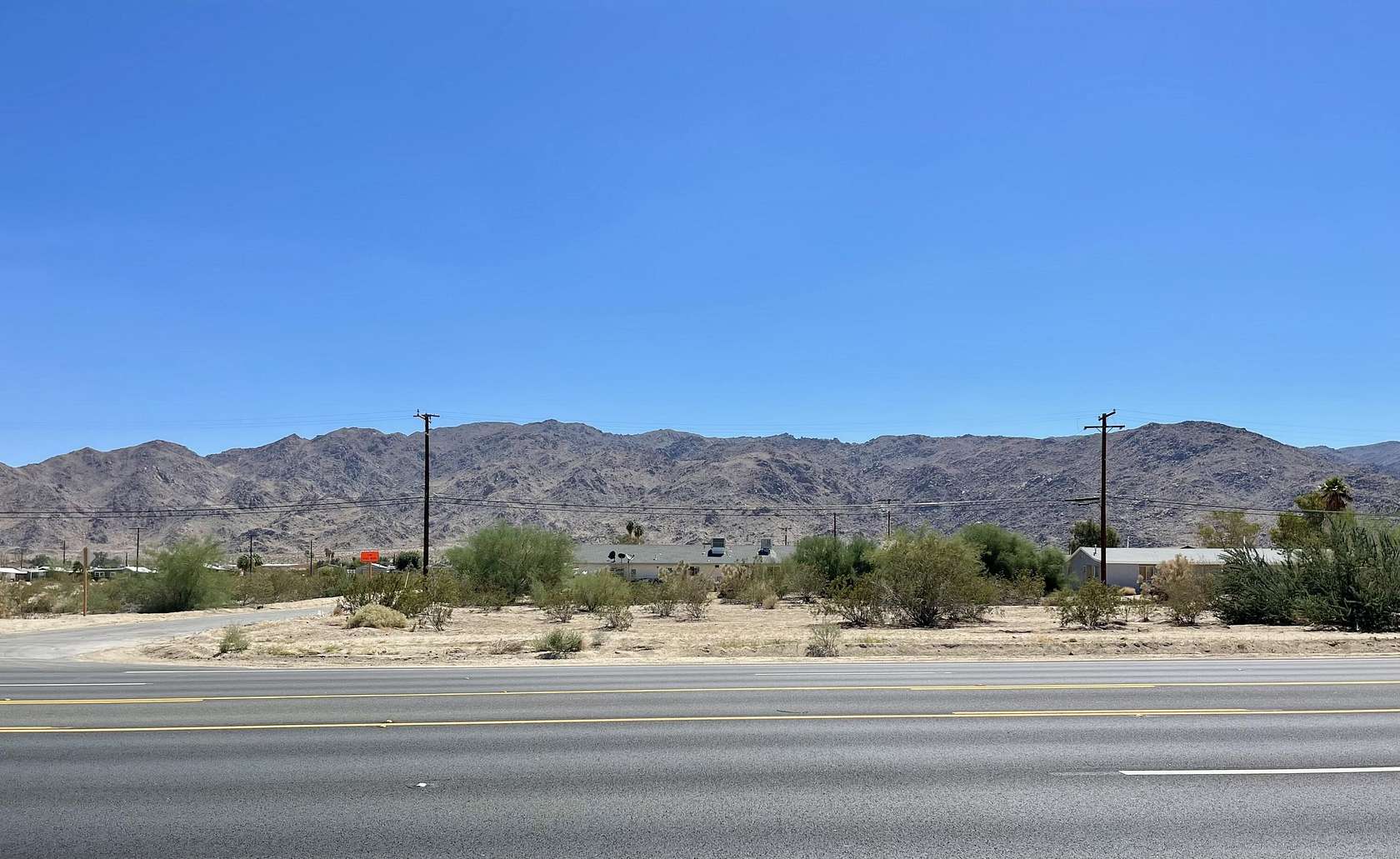 Commercial Land for Sale in Twentynine Palms, California