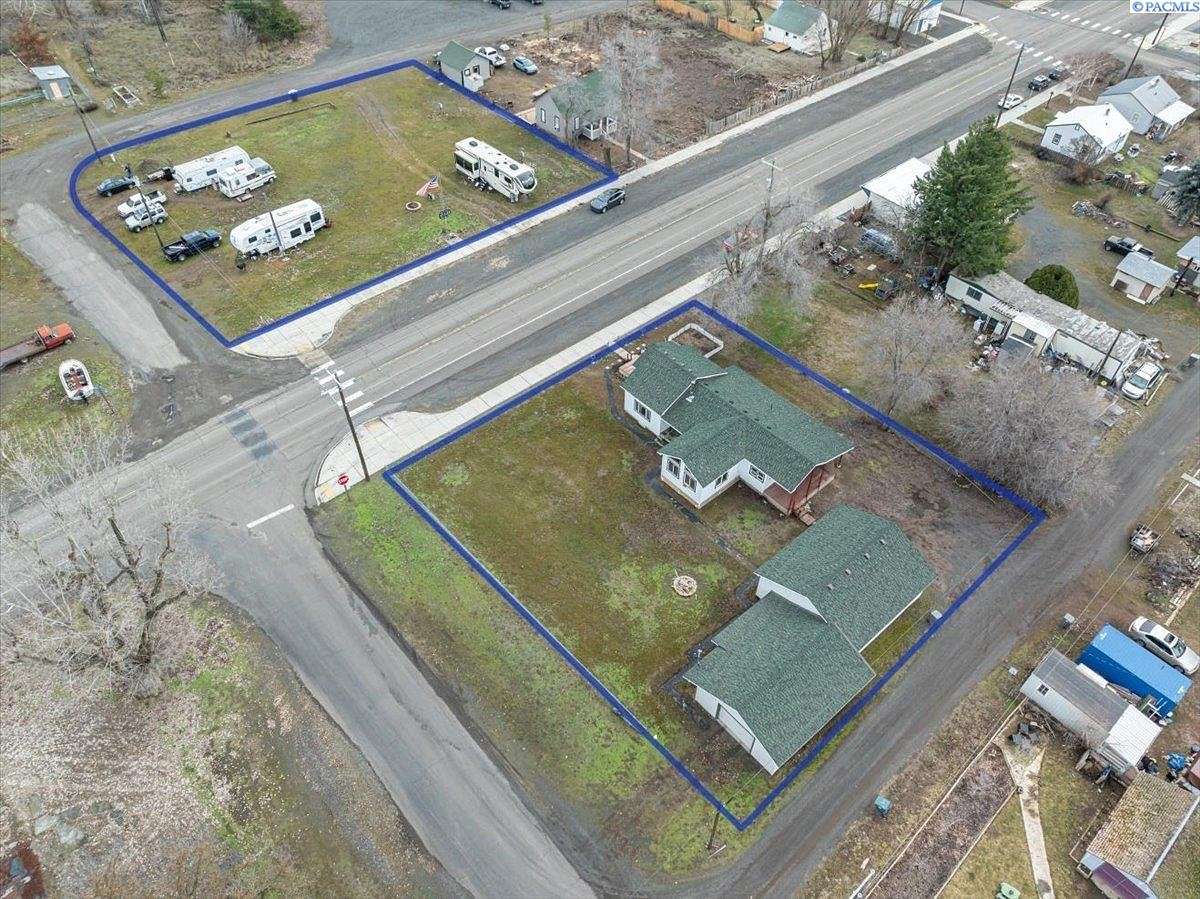 0.43 Acres of Commercial Land for Sale in Washtucna, Washington