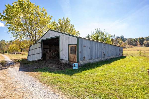 5.64 Acres of Agricultural Land for Sale in Graysville, Tennessee