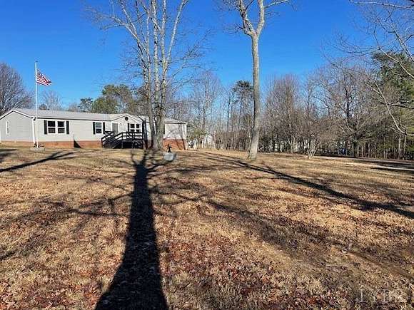 6.1 Acres of Residential Land with Home for Sale in Appomattox, Virginia