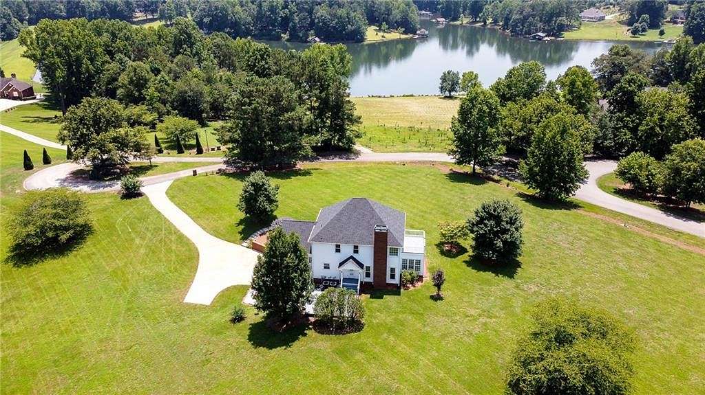 4.8 Acres of Residential Land with Home for Sale in Jefferson, Georgia