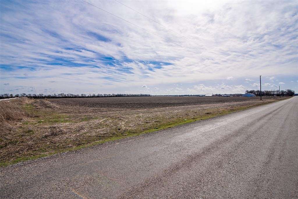 15.6 Acres of Land for Sale in Whitewright, Texas