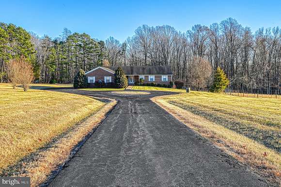20.9 Acres of Land with Home for Sale in Louisa, Virginia