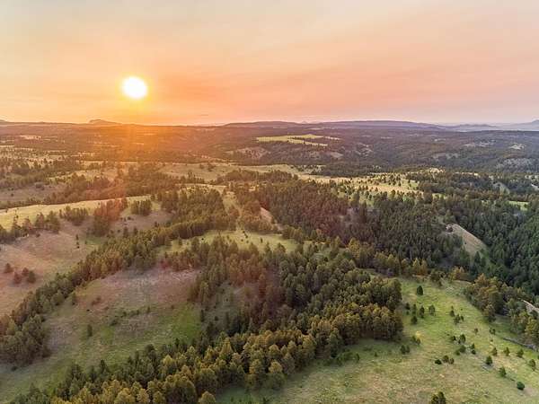 33,934 Acres of Improved Recreational Land for Sale in Moorcroft, Wyoming