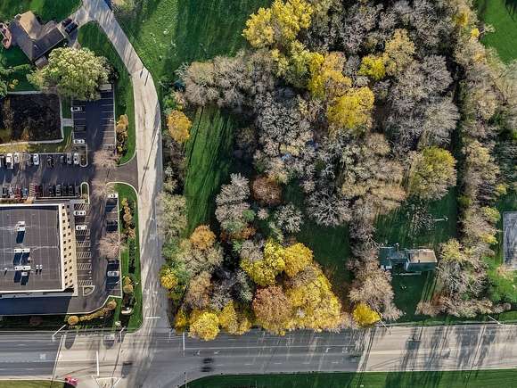 2 Acres of Commercial Land for Sale in Mundelein, Illinois