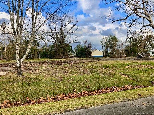 1 Acre of Residential Land for Sale in DeQuincy, Louisiana