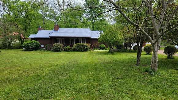4.8 Acres of Residential Land with Home for Sale in Red Boiling Springs, Tennessee