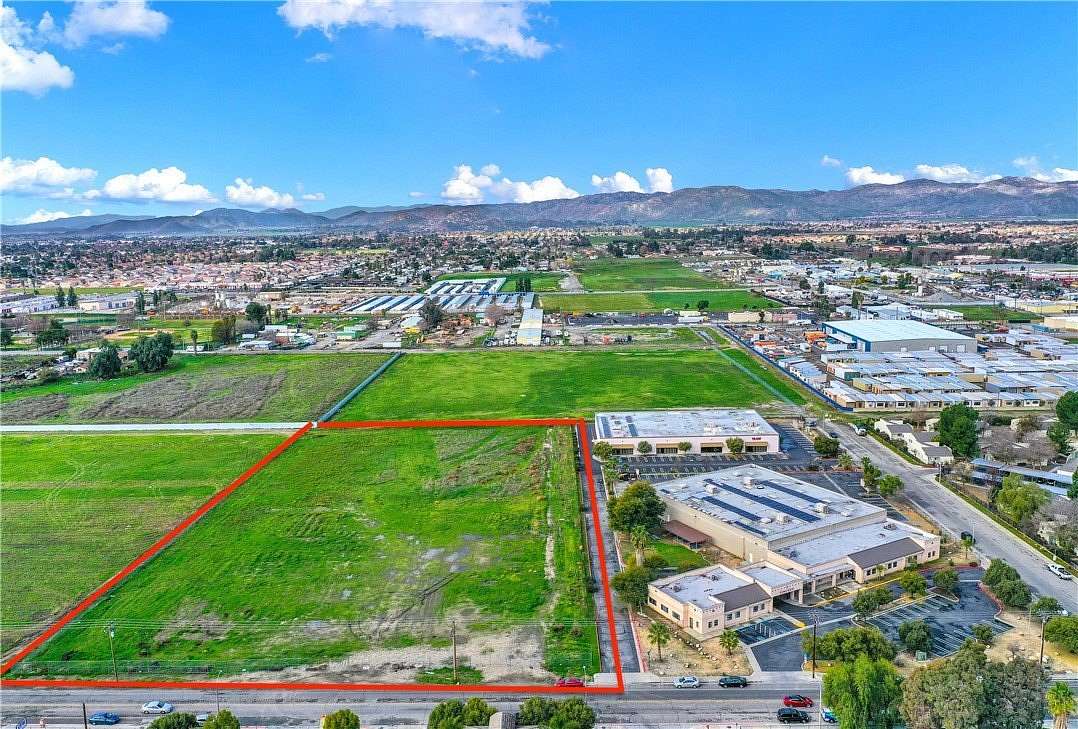 4.55 Acres of Commercial Land for Sale in Hemet, California