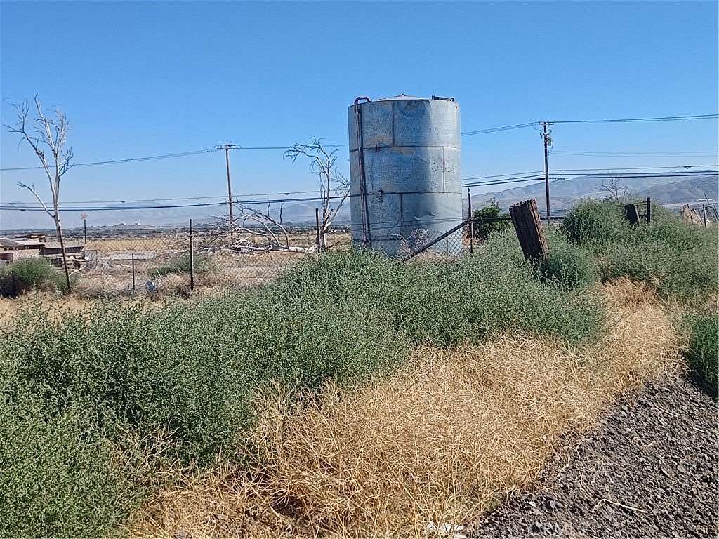 19.472 Acres of Land for Sale in Lancaster, California