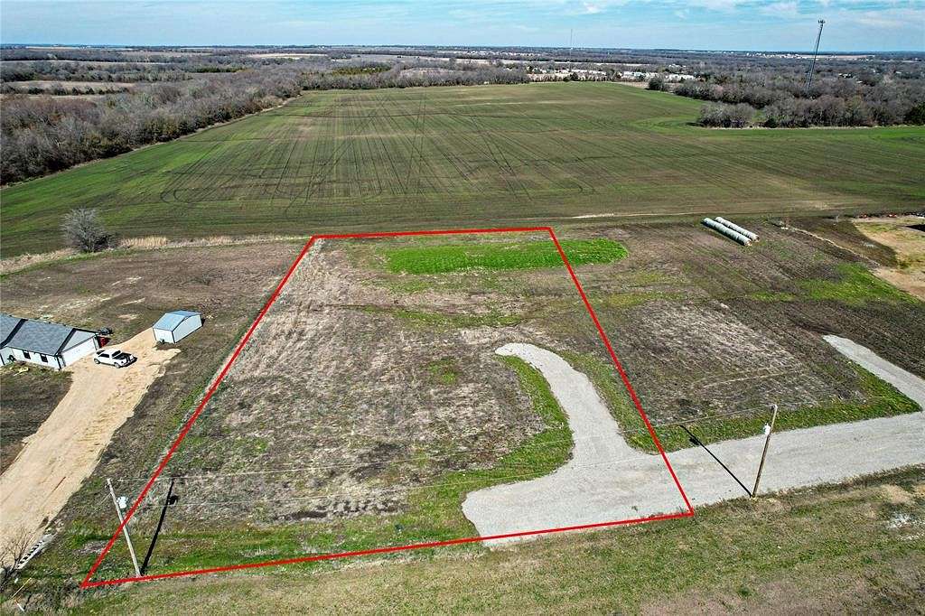 1 Acre of Land for Sale in Whitewright, Texas