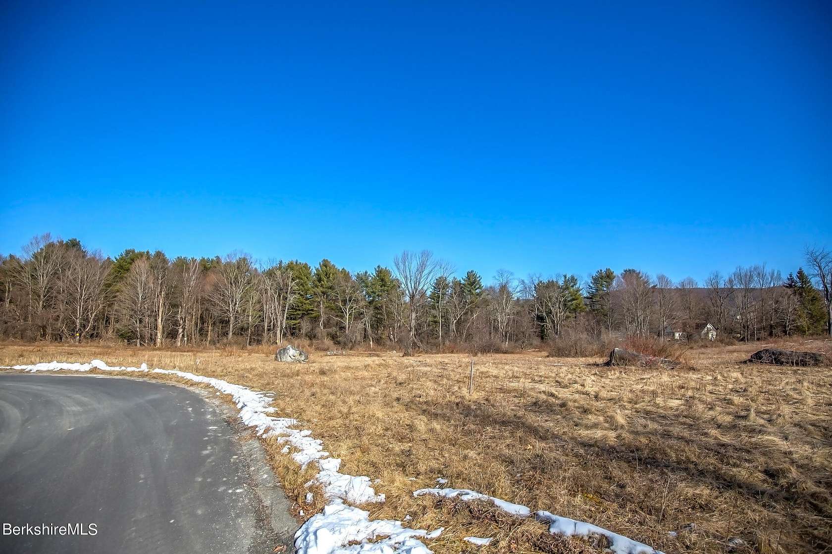 1.3 Acres of Residential Land for Sale in Lee, Massachusetts