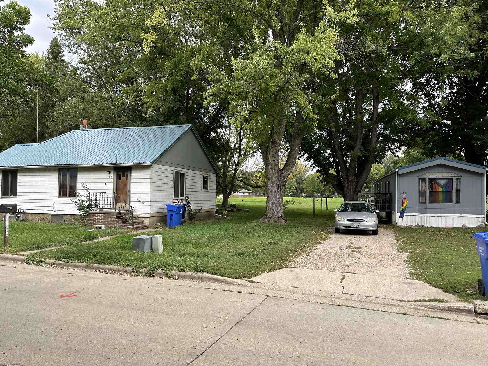 1.04 Acres of Residential Land for Sale in Vermillion, South Dakota