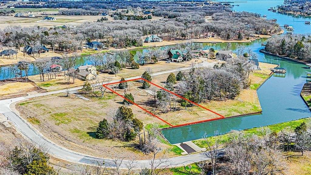 0.66 Acres of Residential Land for Sale in Corsicana, Texas