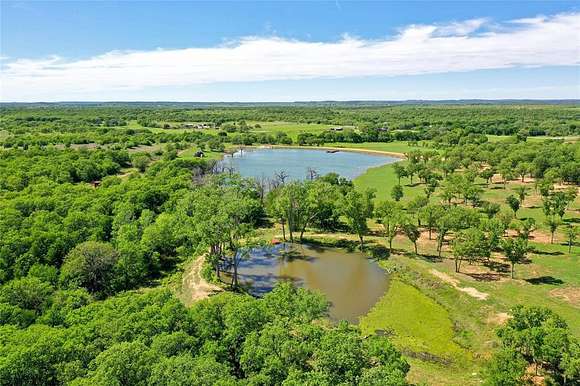 33.6 Acres of Land with Home for Sale in Jacksboro, Texas