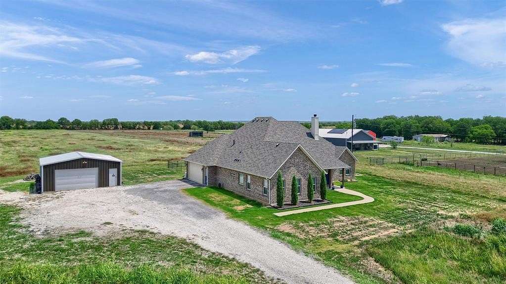 12.6 Acres of Land with Home for Sale in Collinsville, Texas