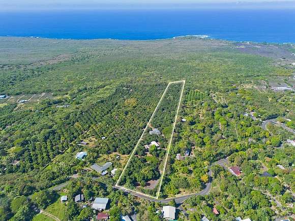 10.6 Acres of Land with Home for Sale in Captain Cook, Hawaii