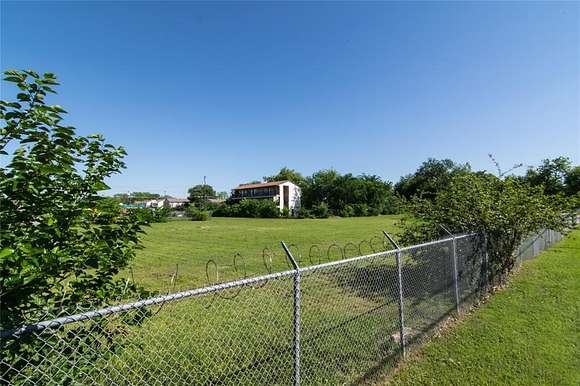 1.6 Acres of Commercial Land for Sale in Dallas, Texas