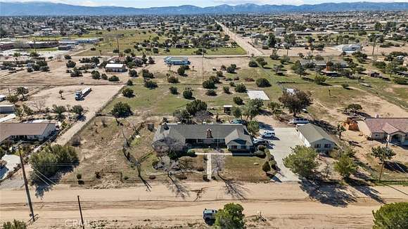 2.5 Acres of Residential Land with Home for Sale in Hesperia, California