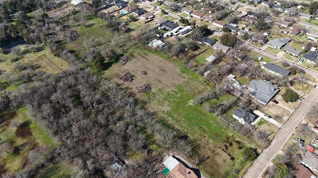 5.3 Acres of Land for Sale in Ennis, Texas