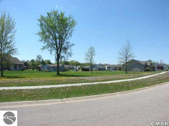 0.96 Acres of Residential Land for Sale in Ithaca, Michigan