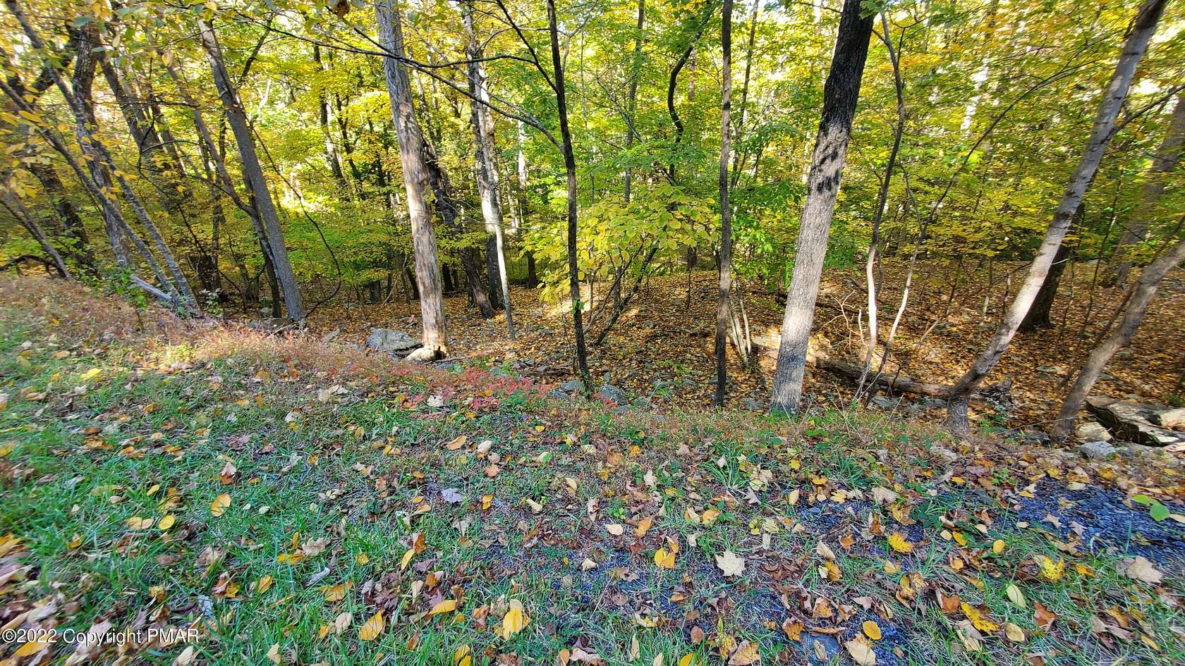 0.41 Acres of Residential Land for Sale in Bushkill, Pennsylvania