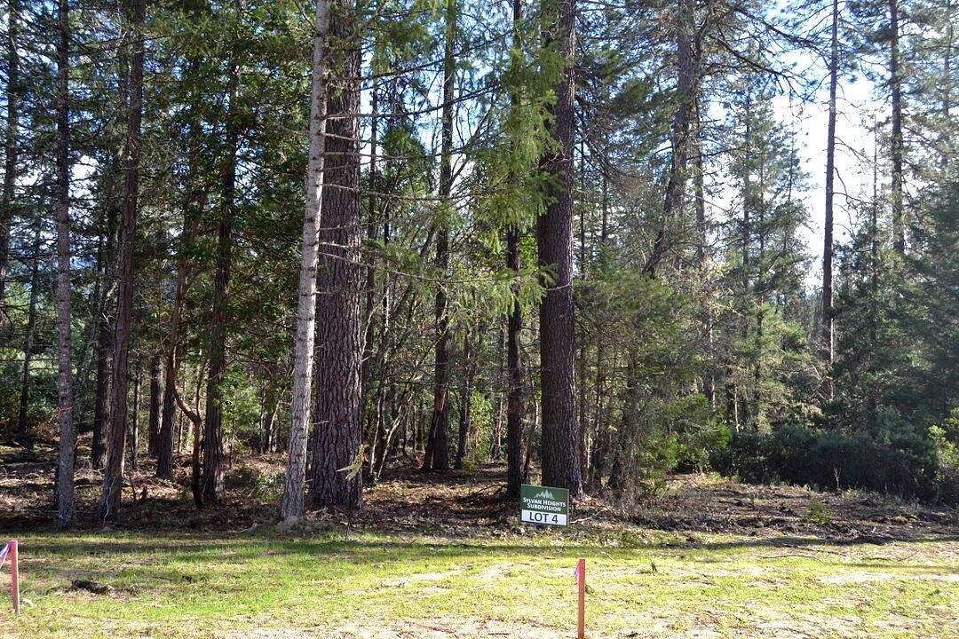 2.1 Acres of Residential Land for Sale in Grants Pass, Oregon