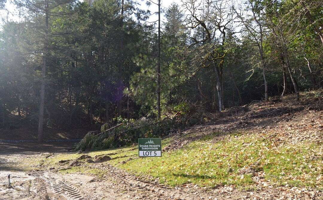 2 Acres of Residential Land for Sale in Grants Pass, Oregon