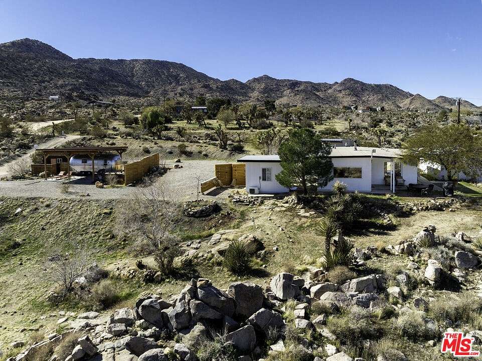 5 Acres of Residential Land with Home for Sale in Joshua Tree, California