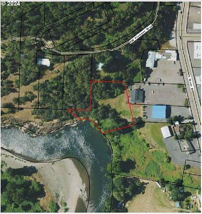 1.5 Acres of Commercial Land for Sale in Myrtle Creek, Oregon