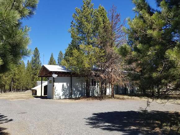 1 Acre of Residential Land with Home for Sale in La Pine, Oregon