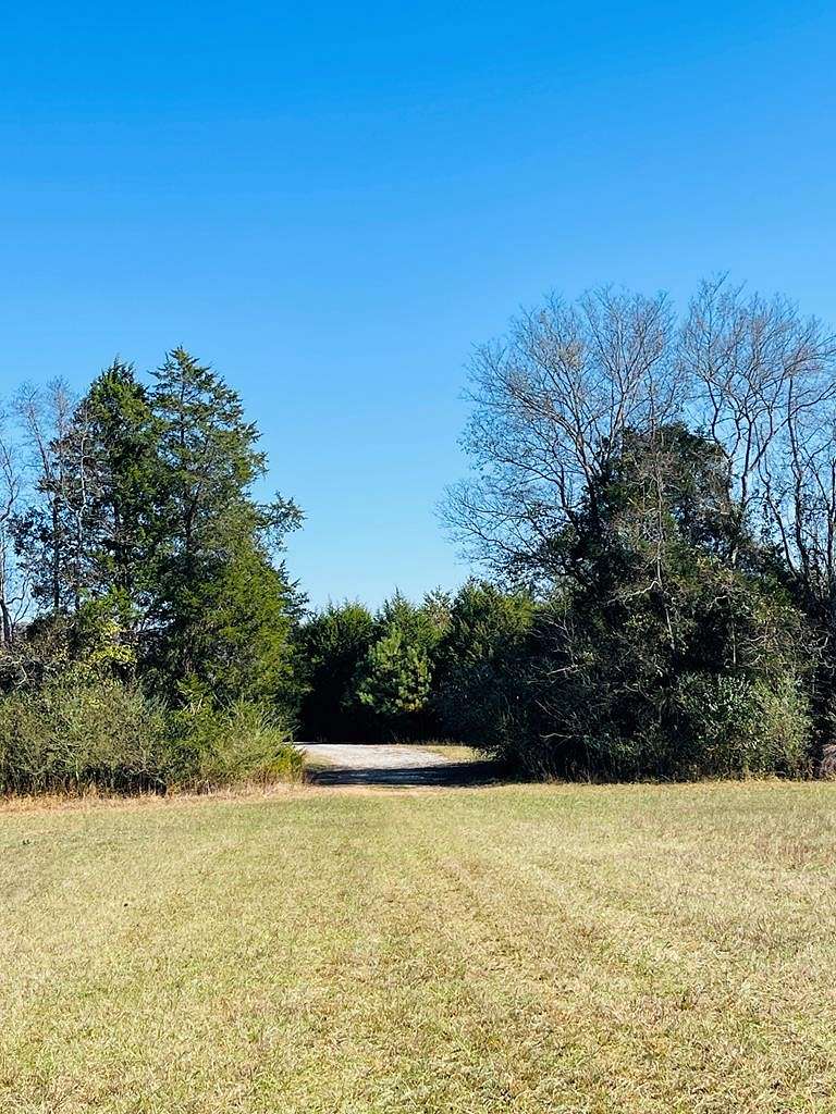 26.1 Acres of Agricultural Land for Sale in Sparta, Tennessee