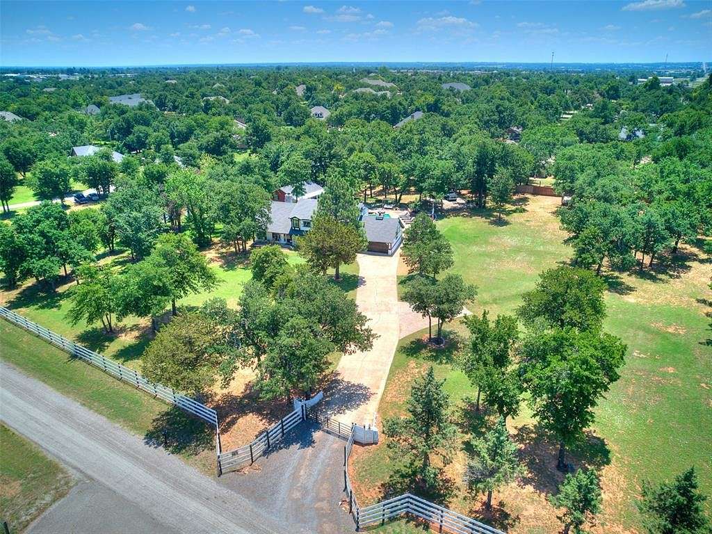 2.17 Acres of Residential Land with Home for Sale in Blanchard, Oklahoma