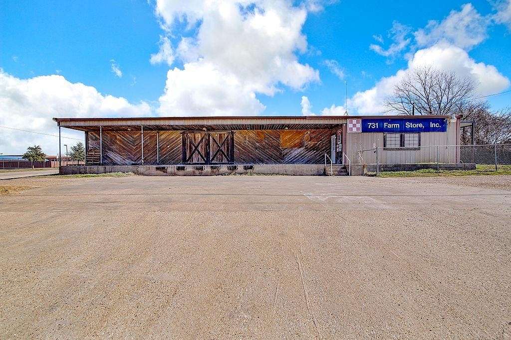 2 Acres of Improved Commercial Land for Sale in Burleson, Texas