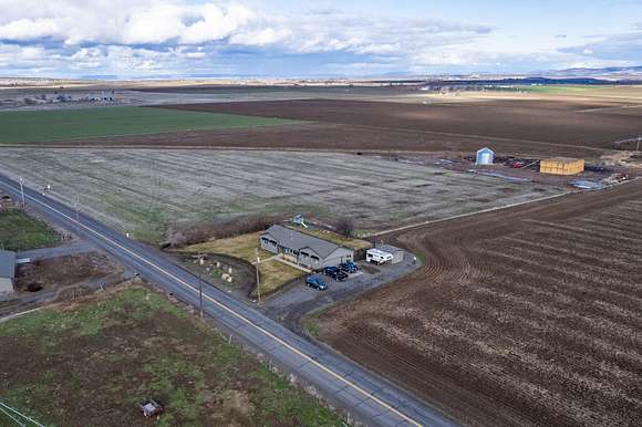 105 Acres of Agricultural Land with Home for Sale in Culver, Oregon