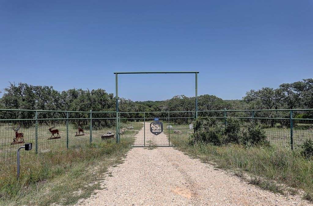 851 Acres of Improved Land for Sale in Mountain Home, Texas