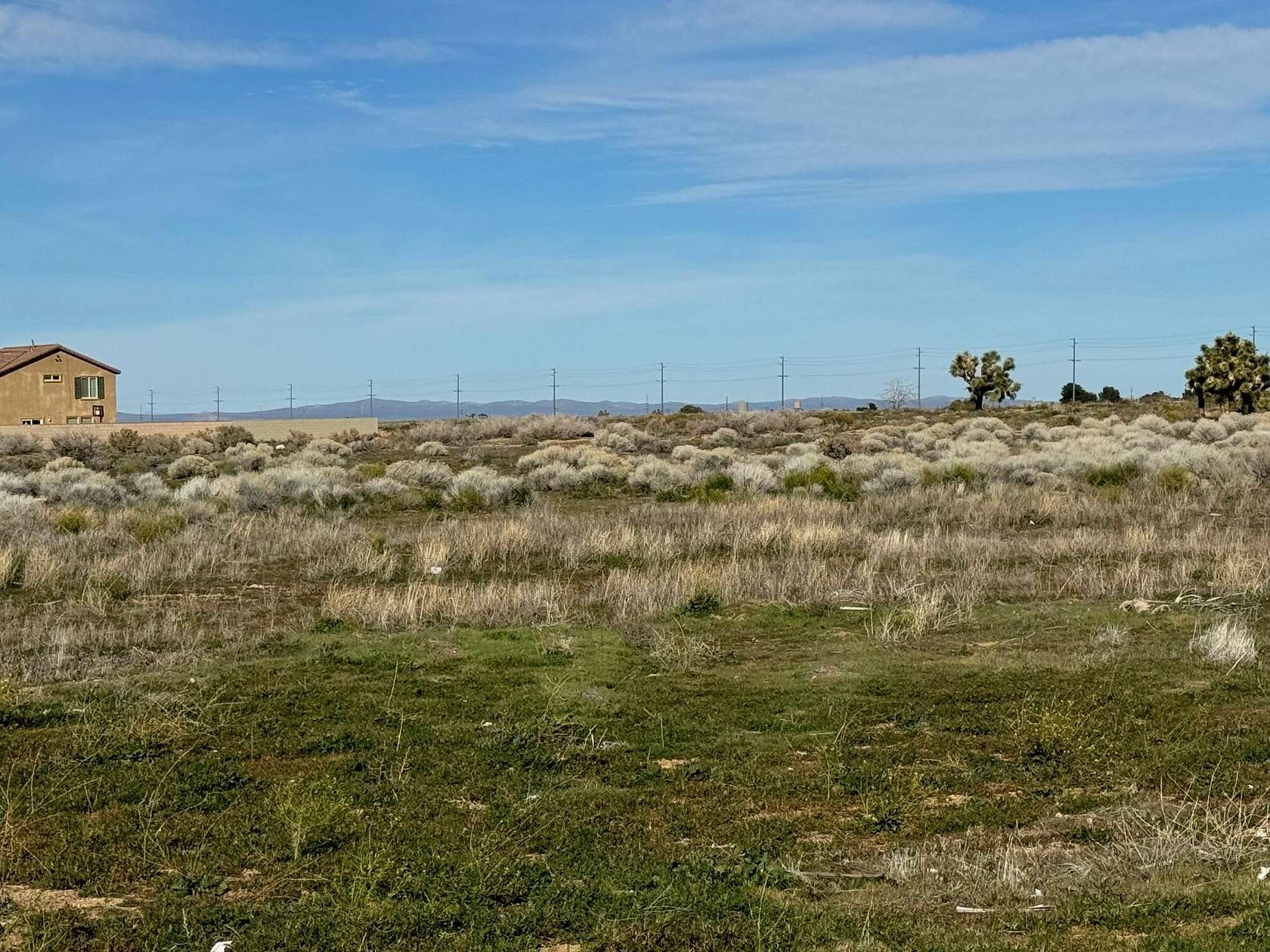 2.5 Acres of Land for Sale in Quartz Hill, California