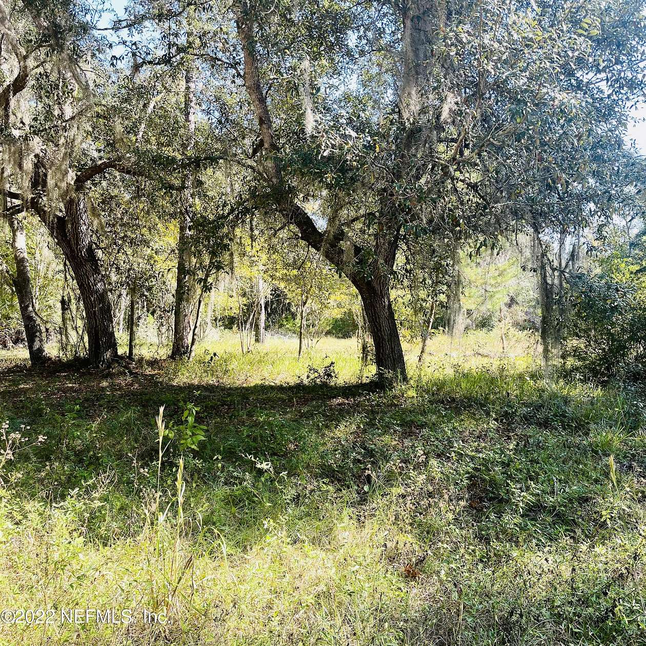 0.43 Acres of Residential Land for Sale in Interlachen, Florida