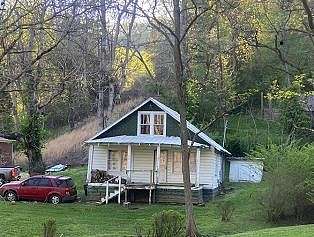 2 Acres of Residential Land with Home for Sale in Dwale, Kentucky