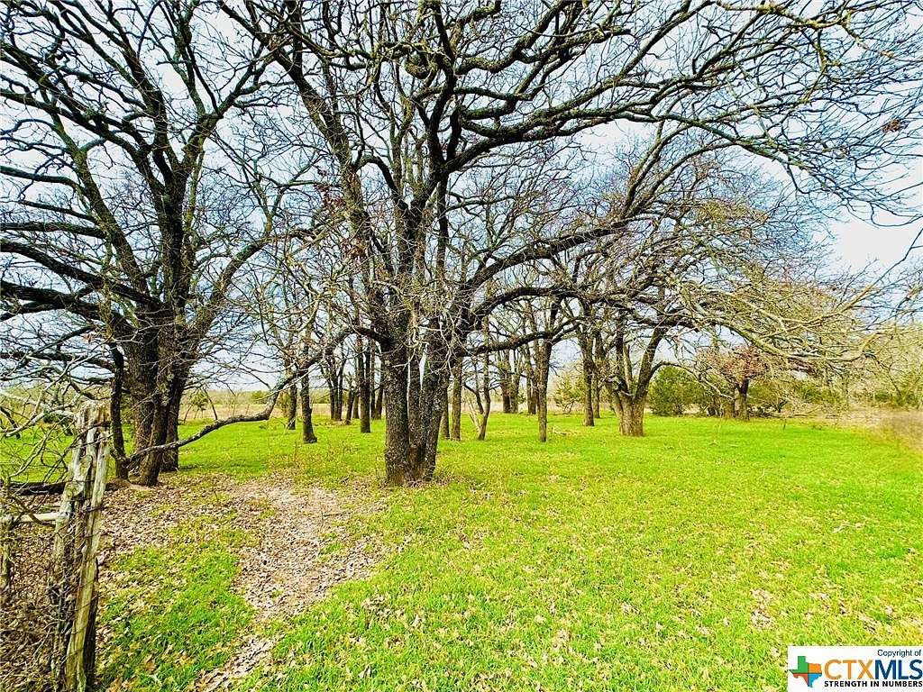 41.89 Acres of Recreational Land & Farm for Sale in Gatesville, Texas