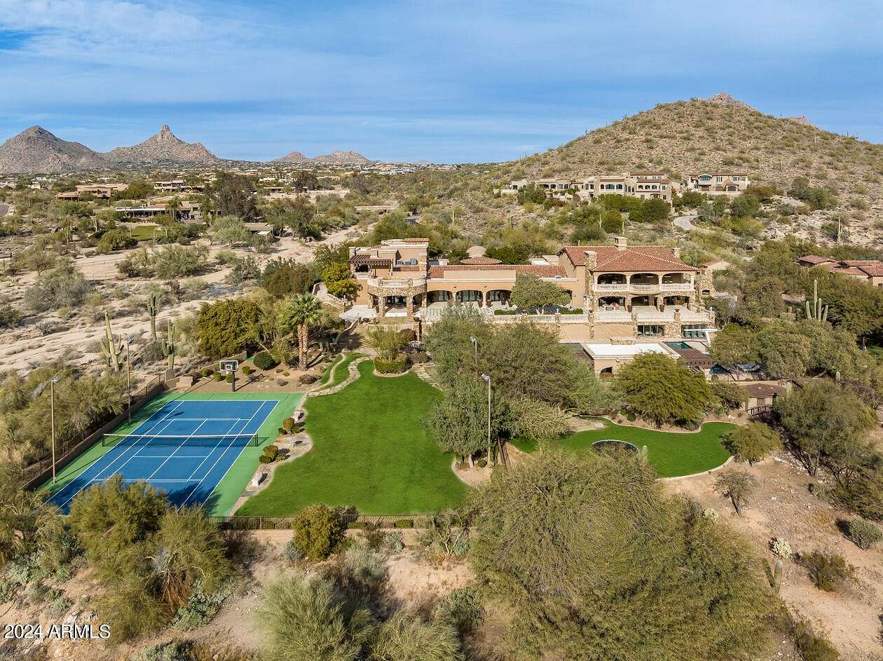 6.6 Acres of Residential Land with Home for Sale in Scottsdale, Arizona