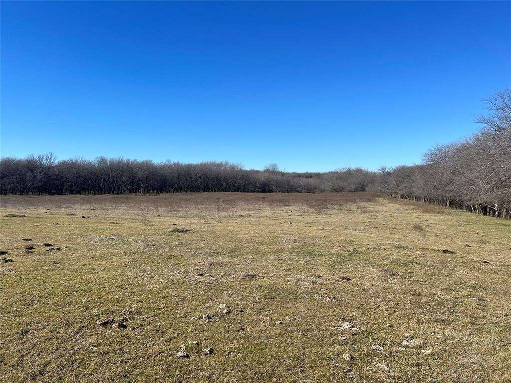 10.1 Acres of Land for Sale in Grandview, Texas