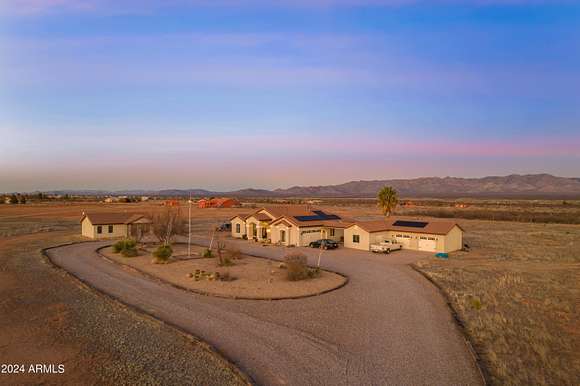 18.2 Acres of Land with Home for Sale in Hereford, Arizona