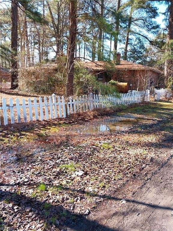 7.6 Acres of Residential Land with Home for Sale in Chesapeake, Virginia