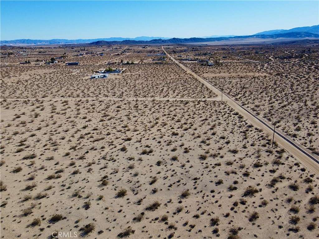 2.1 Acres of Residential Land for Sale in Joshua Tree, California