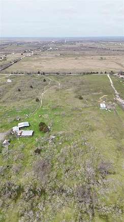 10.1 Acres of Land for Sale in Corsicana, Texas